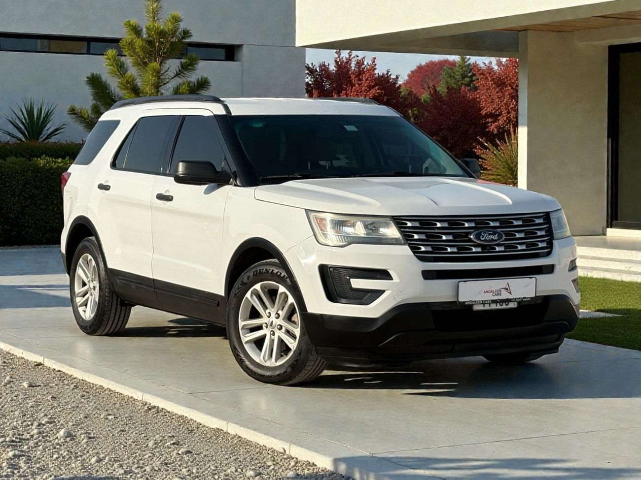 Ford Explorer FWD 3.5L V6 A/T | 2016 | GCC SPECS | WHITE EXTERIOR | AED 740 per month