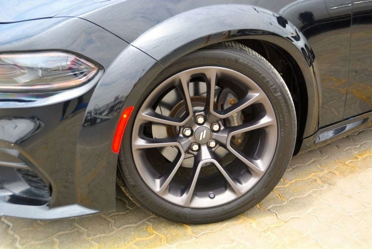 Dodge Charger SRT 392 SRT -SCAT BACK-6.4L--FULL OPTION-SUN ROOF -RADAR -AIR BAGS/