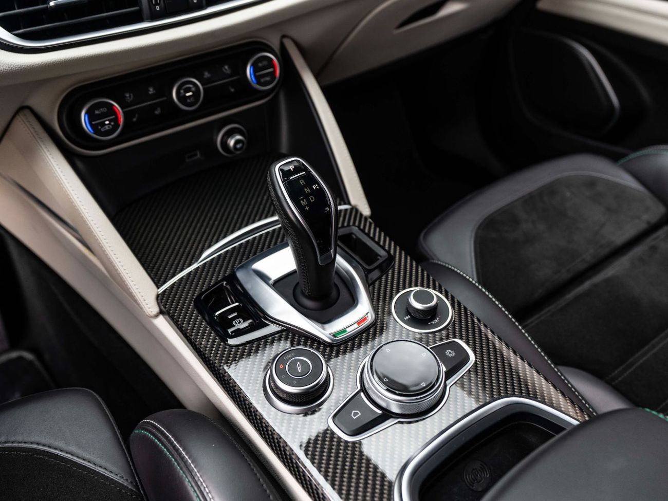 ألفا روميو ستيلفيو Quadrifoglio 2.9L (503 HP)