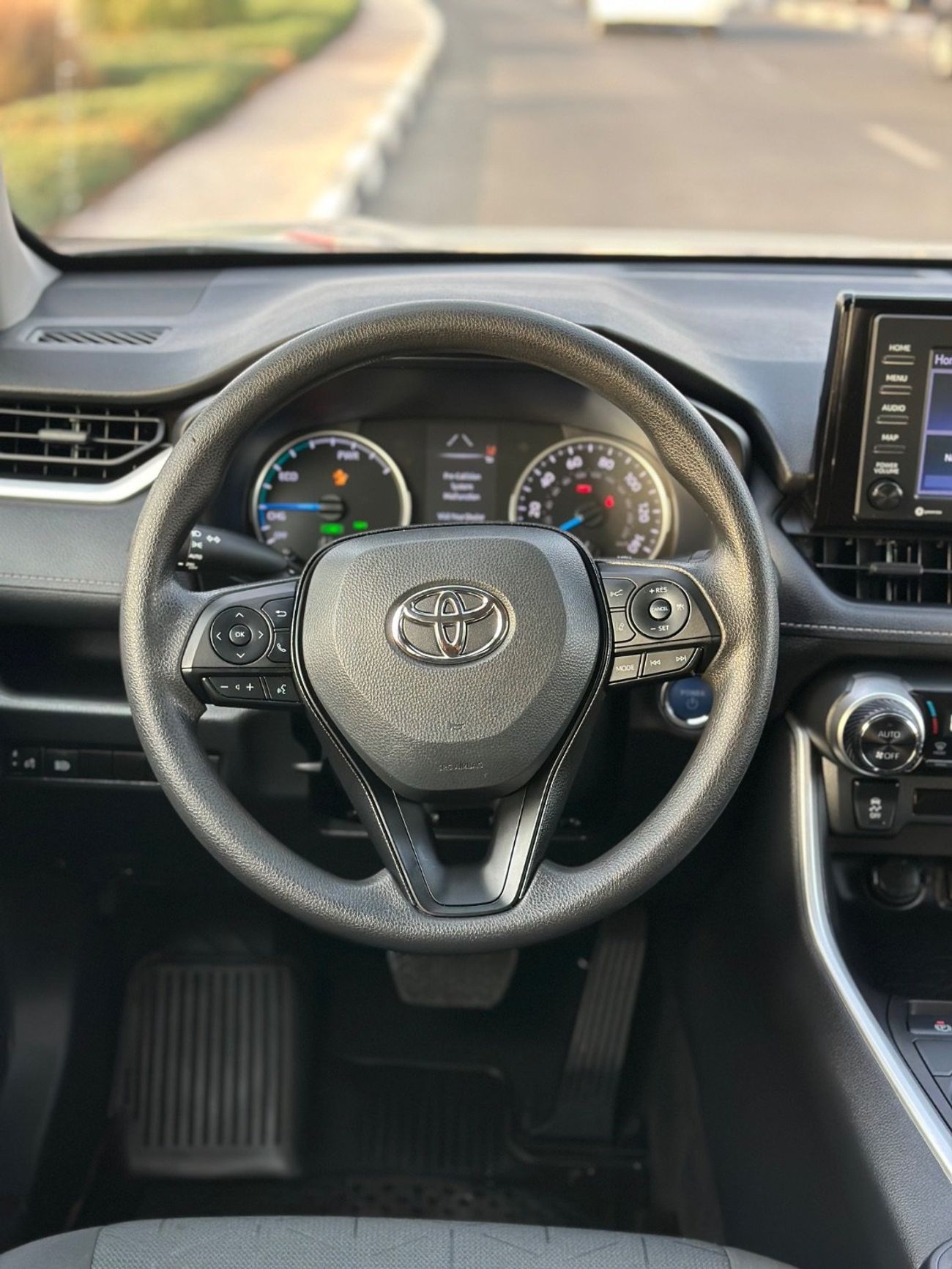 تويوتا راف ٤ XLE 2.5L