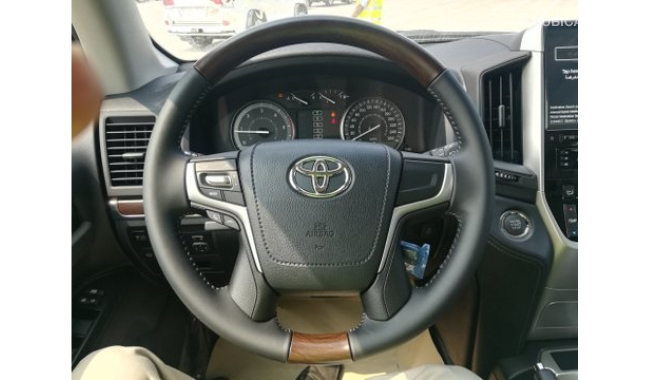 Toyota Land Cruiser GXR,4.5LV8,LEATHER SEATS,POWER SEATS,DVD+NAVIGATIONS,REMOTE ENGINE STARTER,2020 MY