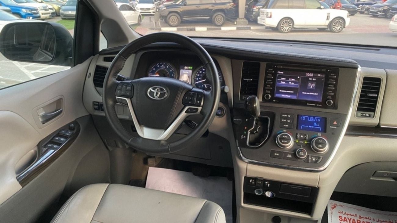 Toyota Sienna XLE, Full Option