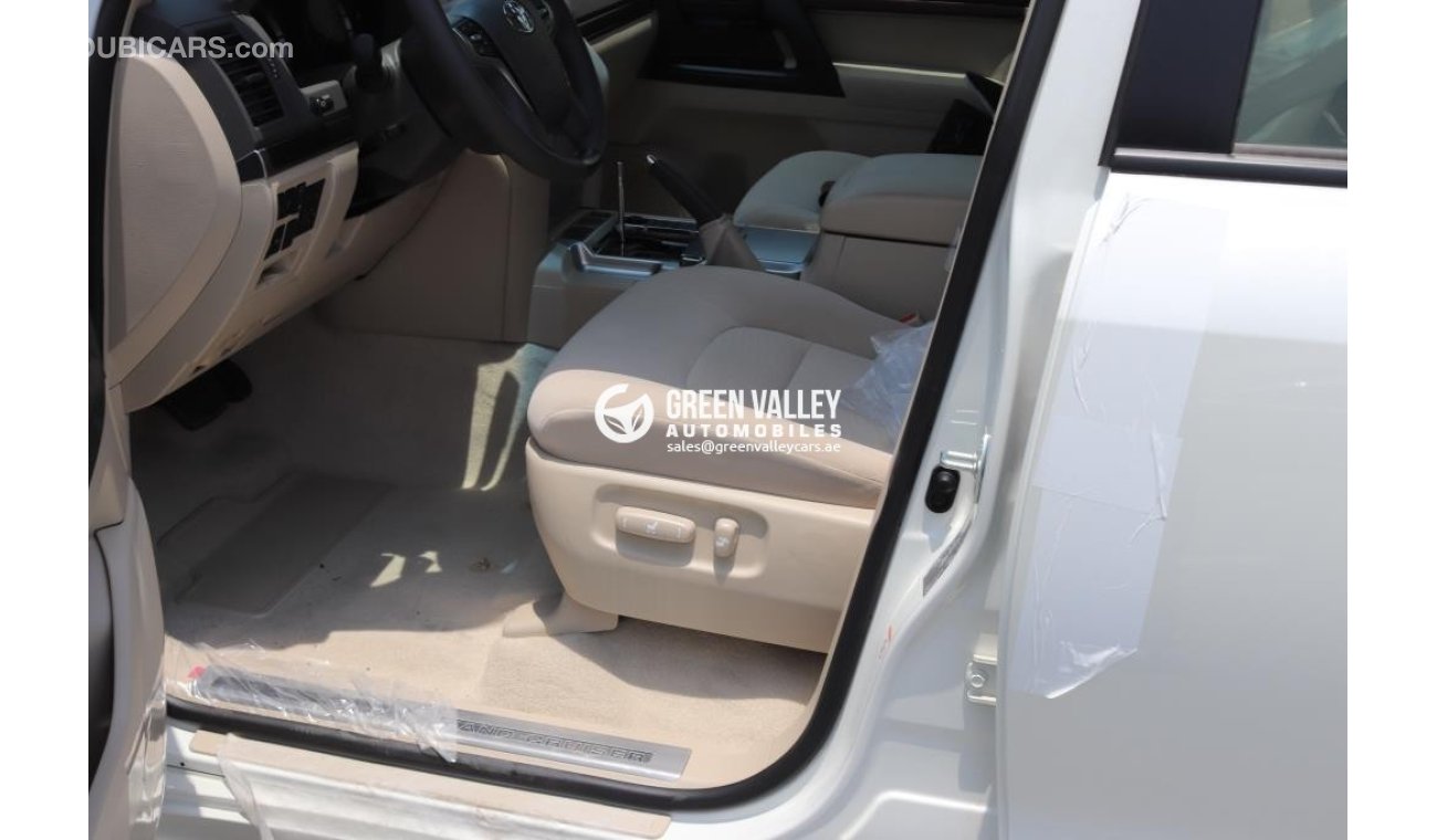 تويوتا لاند كروزر GXR 4.6l Petrol Grand Touring Automatic 8 seater for Export/2019 Model/White inside Beige