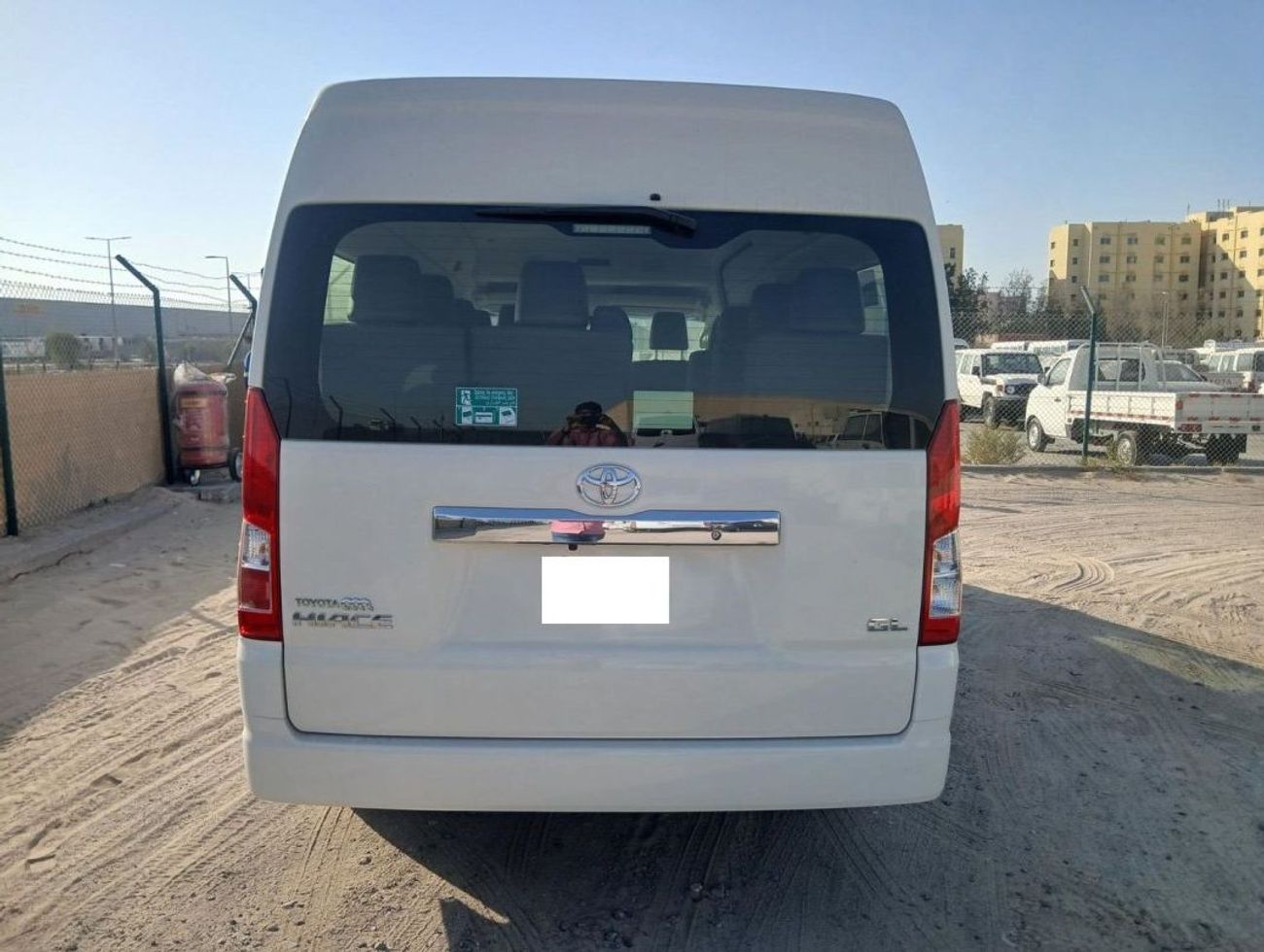 Toyota Hiace ECT0006 - Toyota Hiace High Roof Passenger Van - 2.8L Diesel Manual White - Full Options