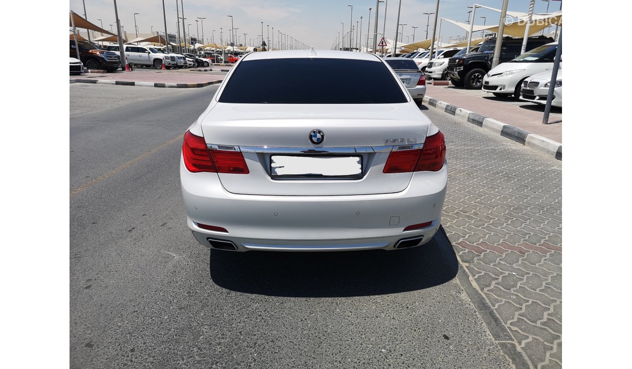 بي أم دبليو 750 بي ام دبليو 750 LI  خليجي موديل 2012 VIP بحالة ممتازة