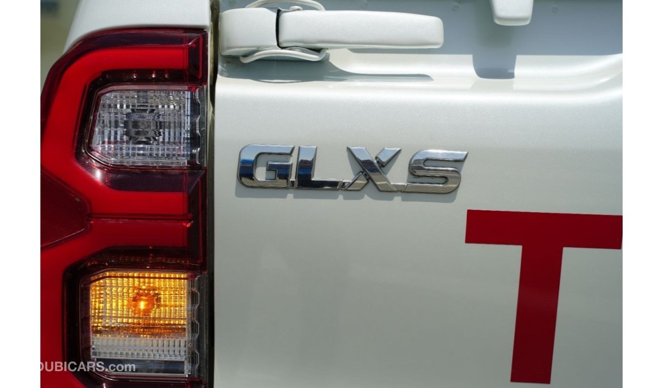 تويوتا هيلوكس TOYOTA HILUX 2.8L MANUAL 4WD MODEL 2023 GCC SPECS FOR EXPORT ONLY