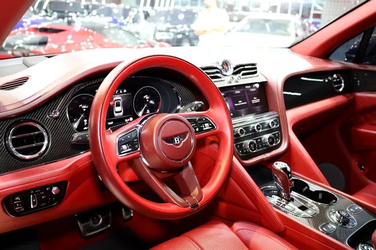 بنتلي بينتايجا V8, Mulliner Console Bottle Cooler, Rear Picnic Tables, Carbon Interior!!