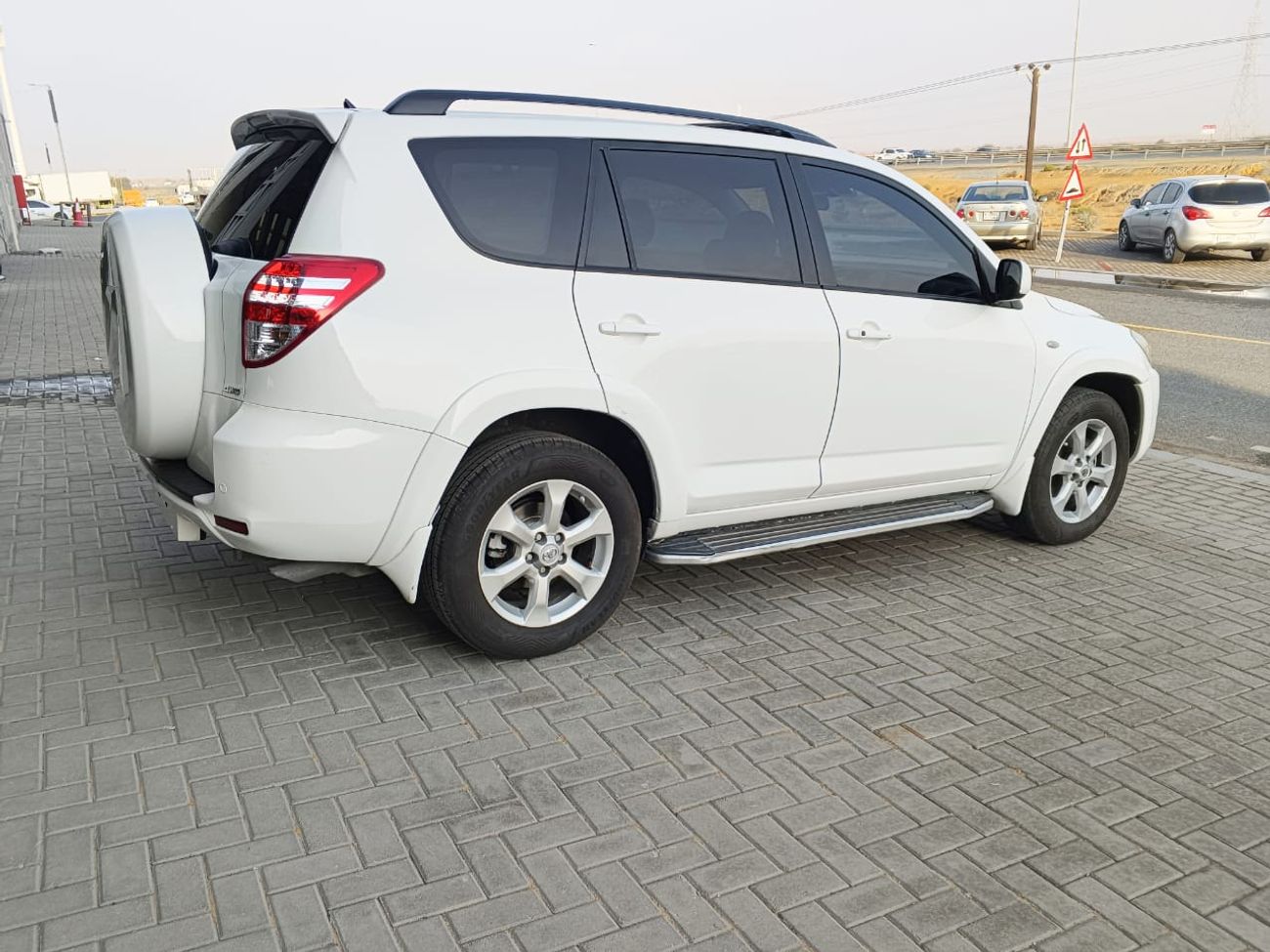 تويوتا راف ٤ non accident orignal paint