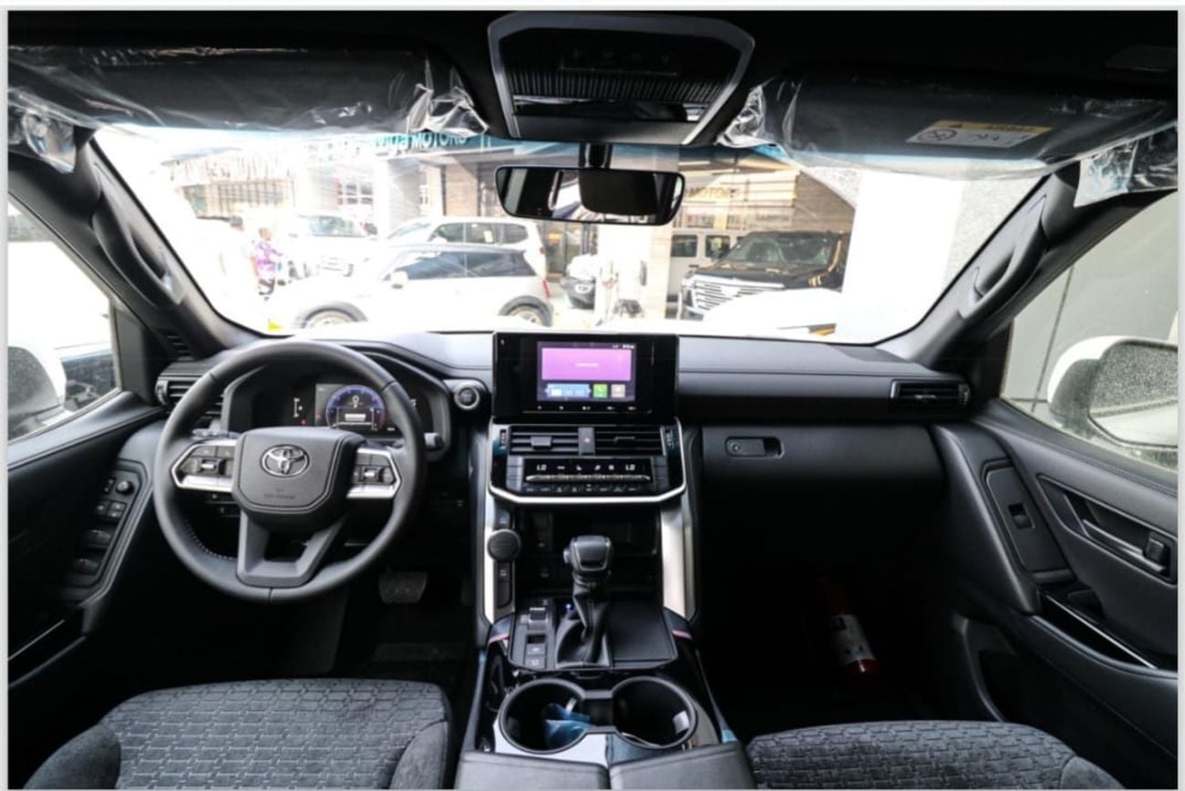 تويوتا لاند كروزر LAND CRUISER GXR 4.0 TURBO  2026 EXT-BLACK INT-BLACK