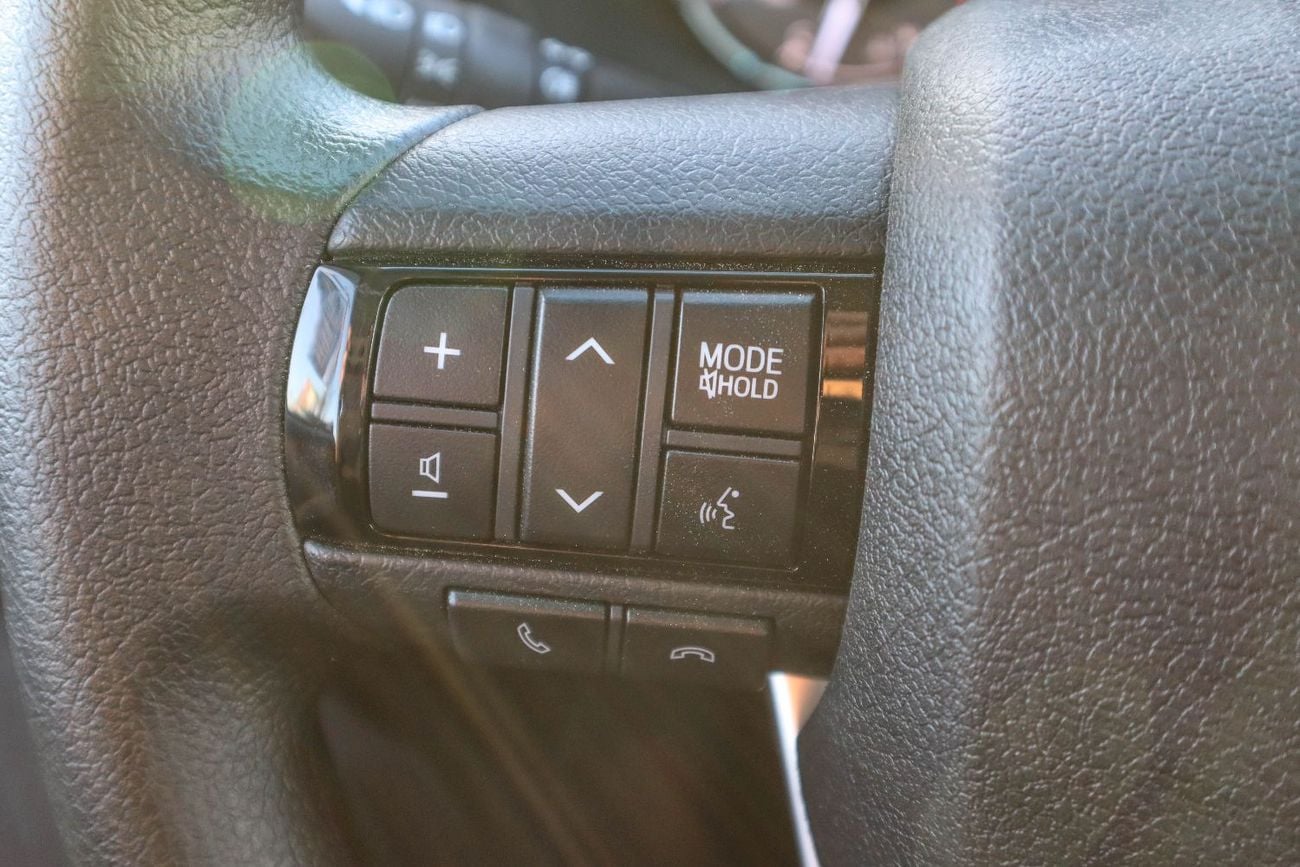 تويوتا هيلوكس GL 2026 Toyota Hilux Double Cab 2.7L Petrol (TGN121) 4x2