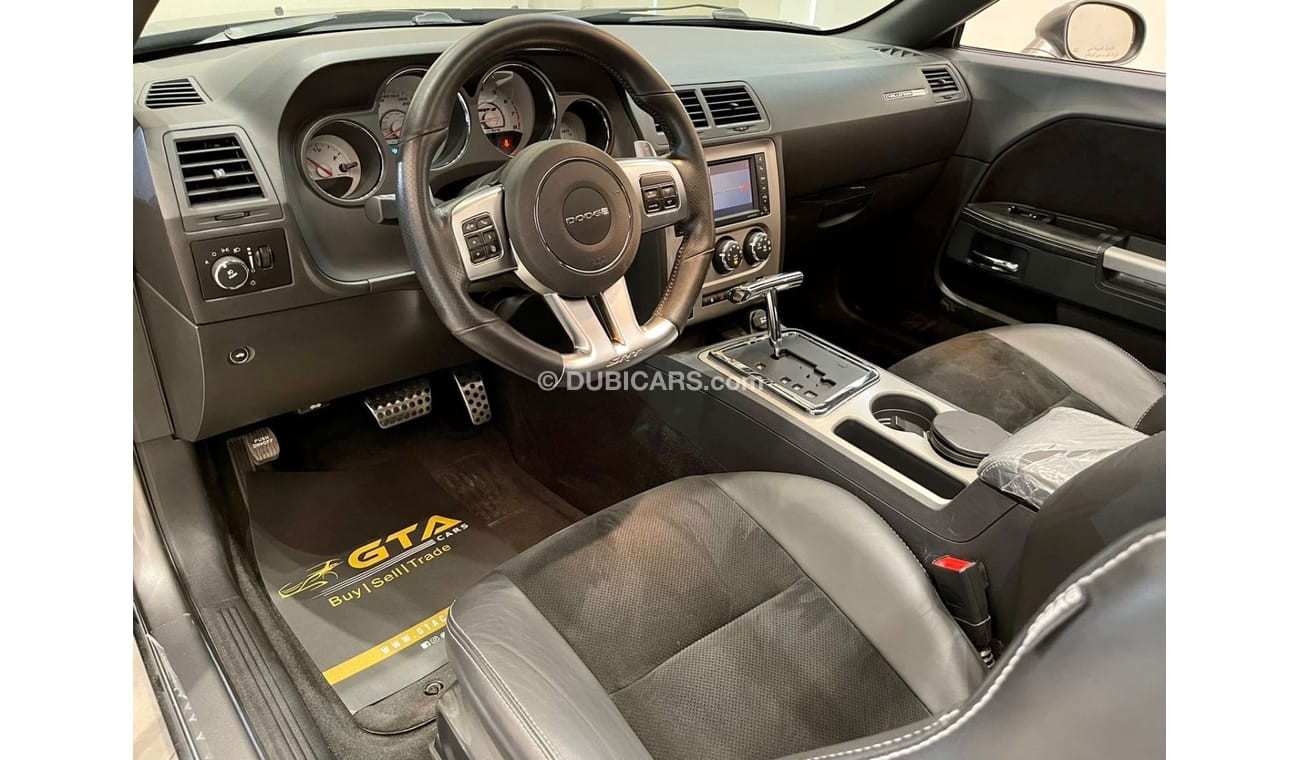 دودج تشالينجر 2012 Dodge Challenger SRT8 Scat Pack Shaker 392, Full Service History, Warranty, GCC