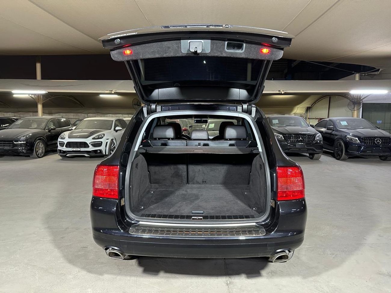 بورش كايان 4.5L | MANUAL TRANSMISSION | BLACK LEATHER SEATS | POWER SEATS