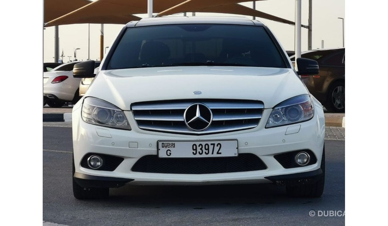 Mercedes-Benz C 300 2010 Gcc Specefecation Very Clean Inside And Out Side Without Accedent