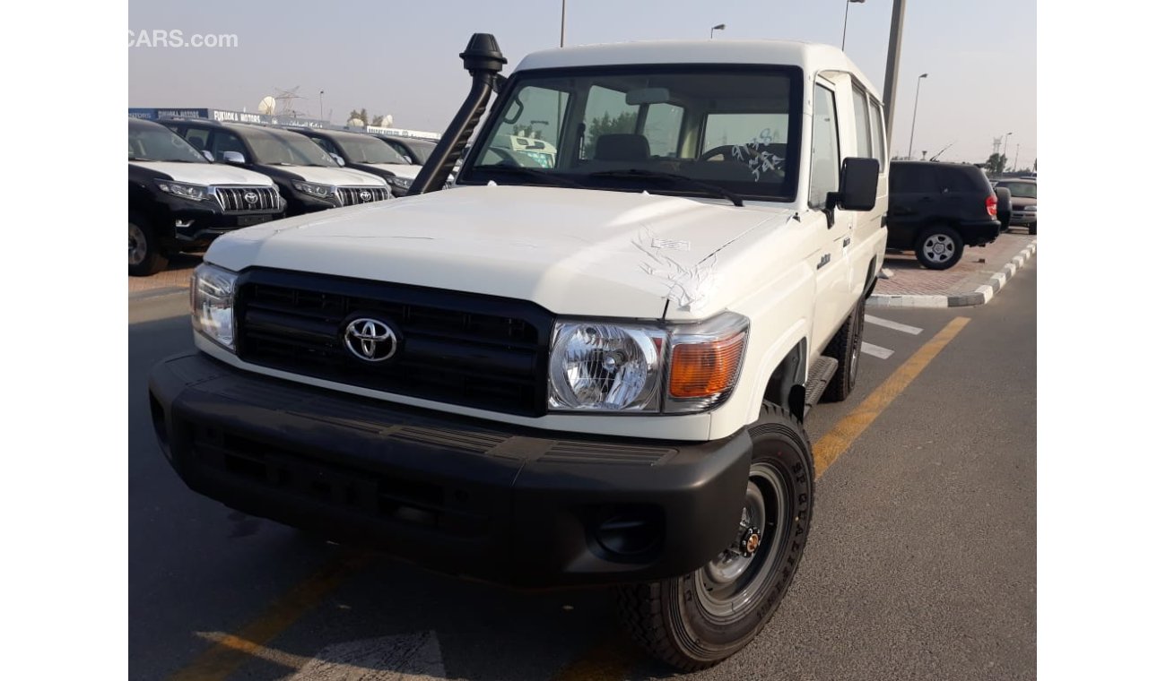 Toyota Land Cruiser HARDTOP 3 DOOR 13 SEATS V6 DIESEL 4.2L WITH POWER OPTIONS