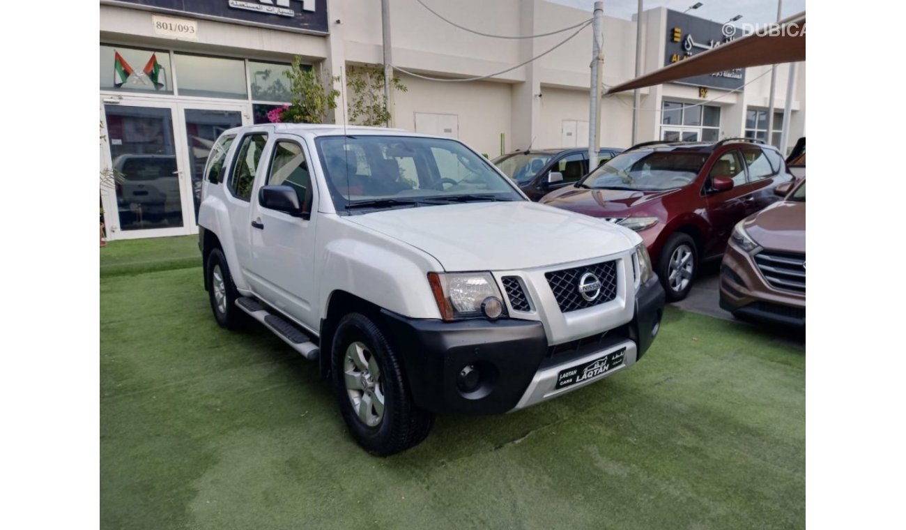 Nissan X-Terra Gulf model 2012 Forel wheels, rear camera screen, in excellent condition