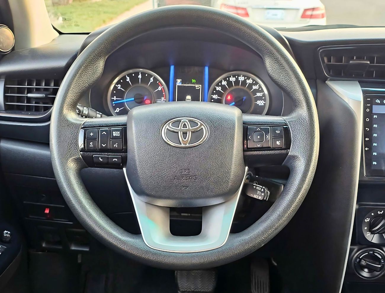 تويوتا فورتونر EXR V4 4WD/ LEATHER SEATS/ DVD/ REAR CAMERA/ LOT# 102396