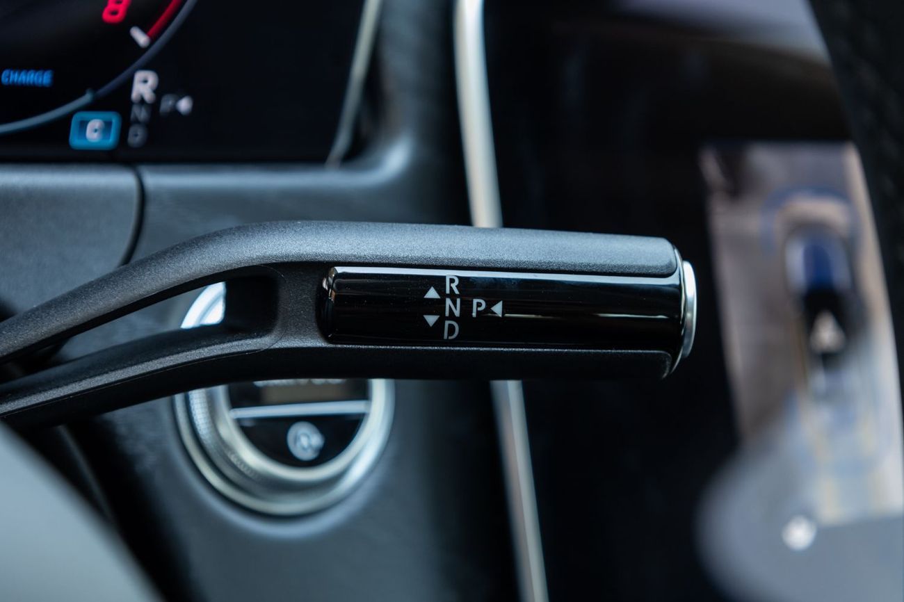 Mercedes-Benz E200 2.0L