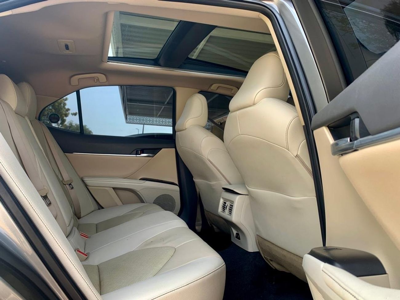 تويوتا كامري Toyota Camry SE+ 2022 - 3.5L,V6  Full Option,Panoramic, GCC Specs