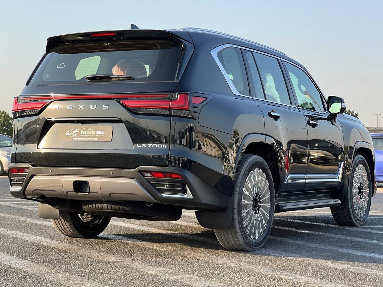 لكزس LX 700h VIP 3.5L HEV A/T // 2026 // FULL OPTION WITH VIP&COOLING&HEATED SEATS , MARK LEVINSON SOUND SYSTEM /