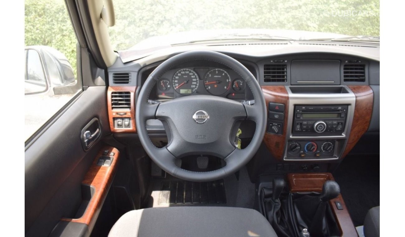 نيسان باترول سفاري Nissan patrol Safari Manual Transmission Gcc Full Option