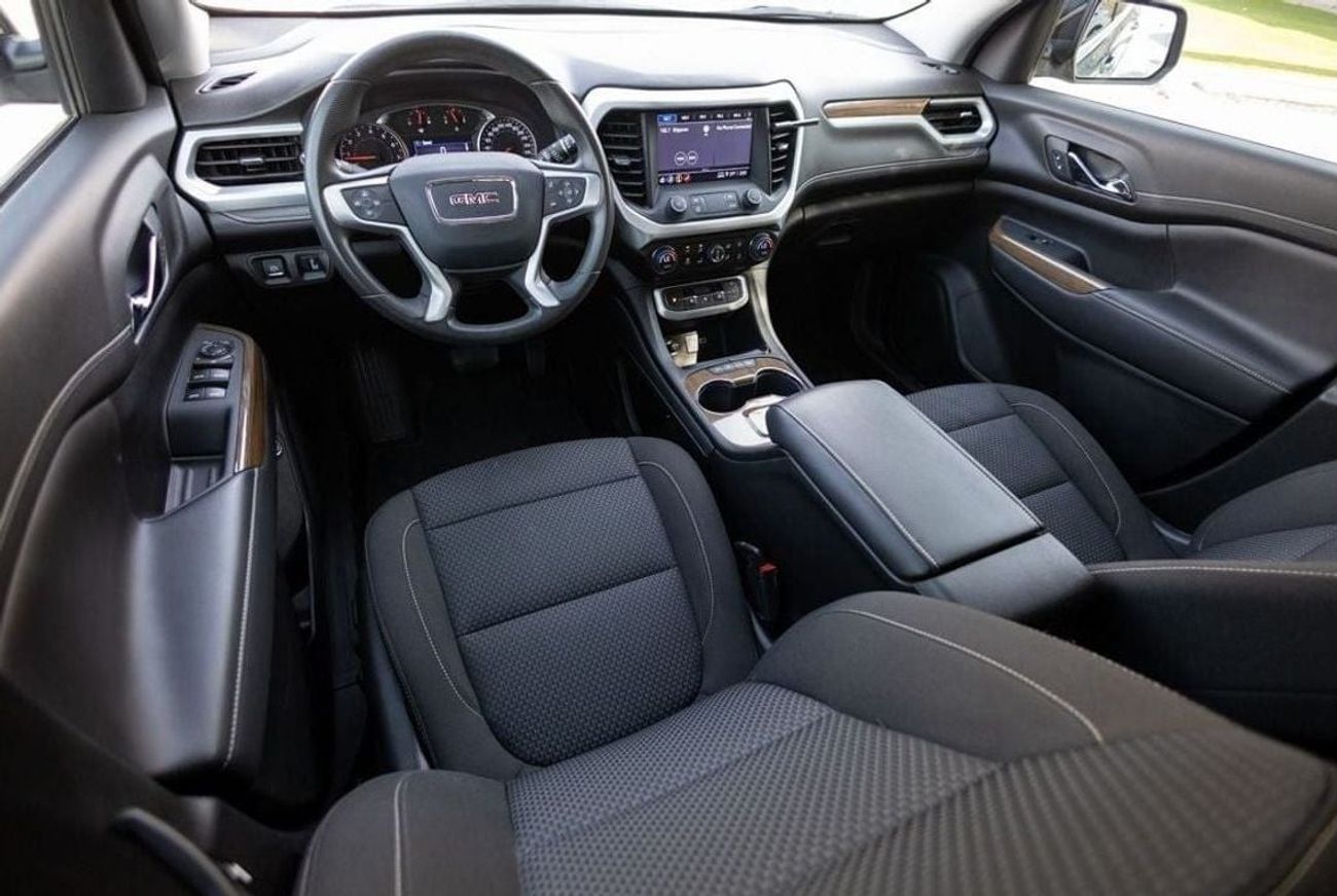 GMC Acadia SLE 3.6L GMC Acadia 2023 GCC under Agency Warranty and Service Contract with Flexible Down-Payment.