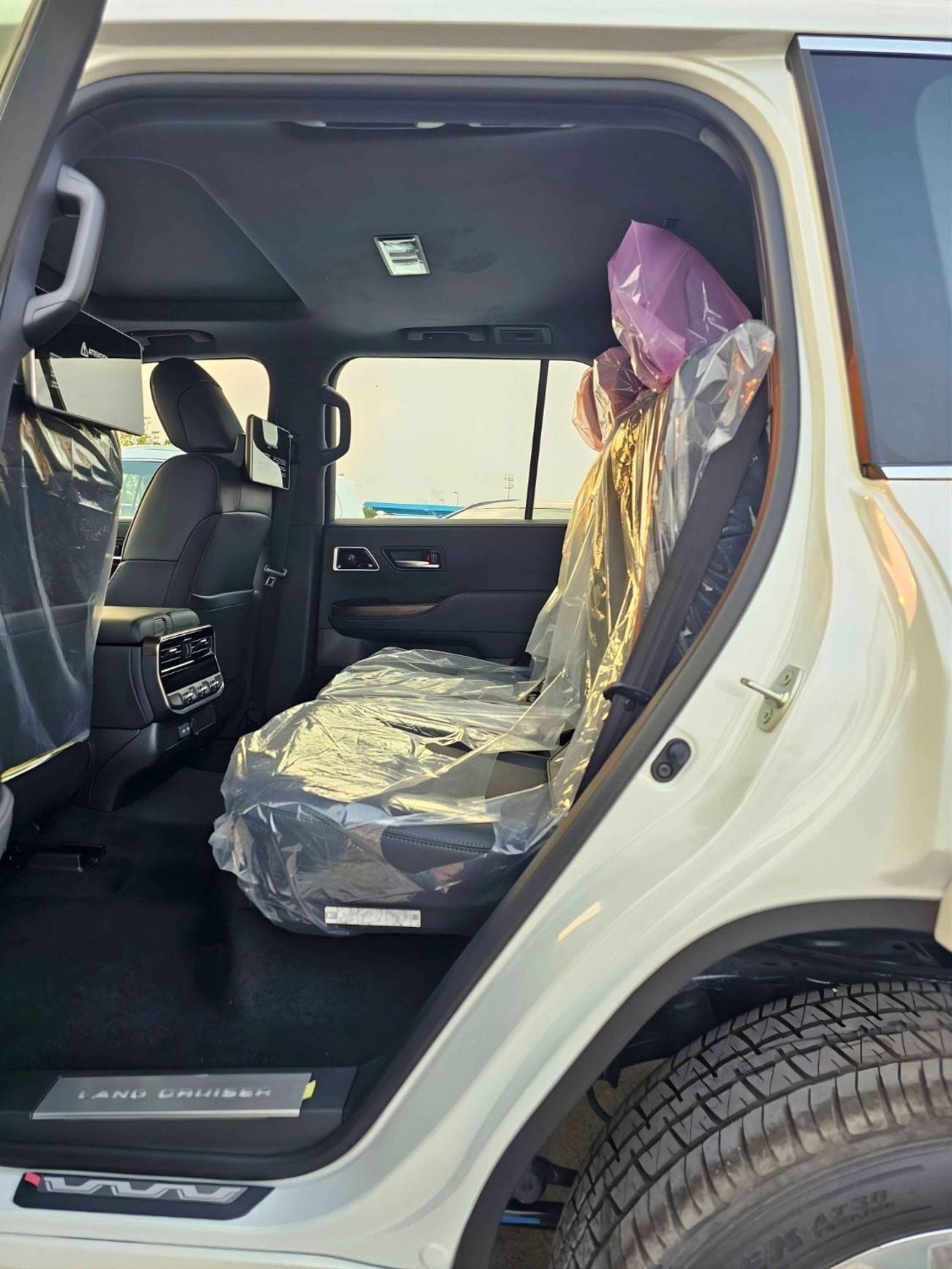 Toyota Land Cruiser VX 4.0L PETROL VX || 4.0L PETROL V6 /RADAR /BIG DVD/JBL SPEAKERS / REAR ENTERTAINMENT DVD /MID OPTION (CODE#VX4MA)