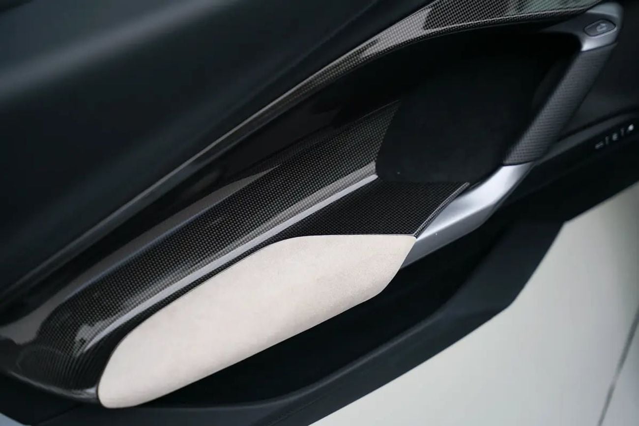 فيراري 296 GTS CAVALCADE EDITION 1 OF 10 WITH 7 YEARS SERVICE CONTRACT