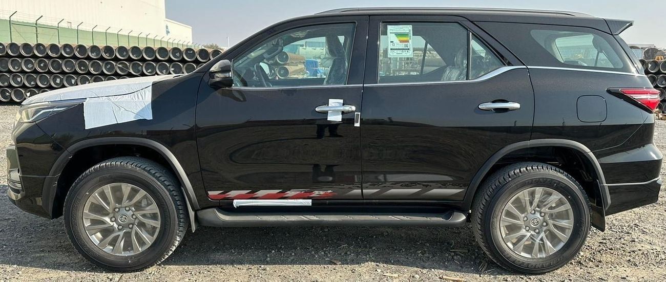 تويوتا فورتونر 2025 Toyota Fortuner 4.0L AT Petrol (Black)