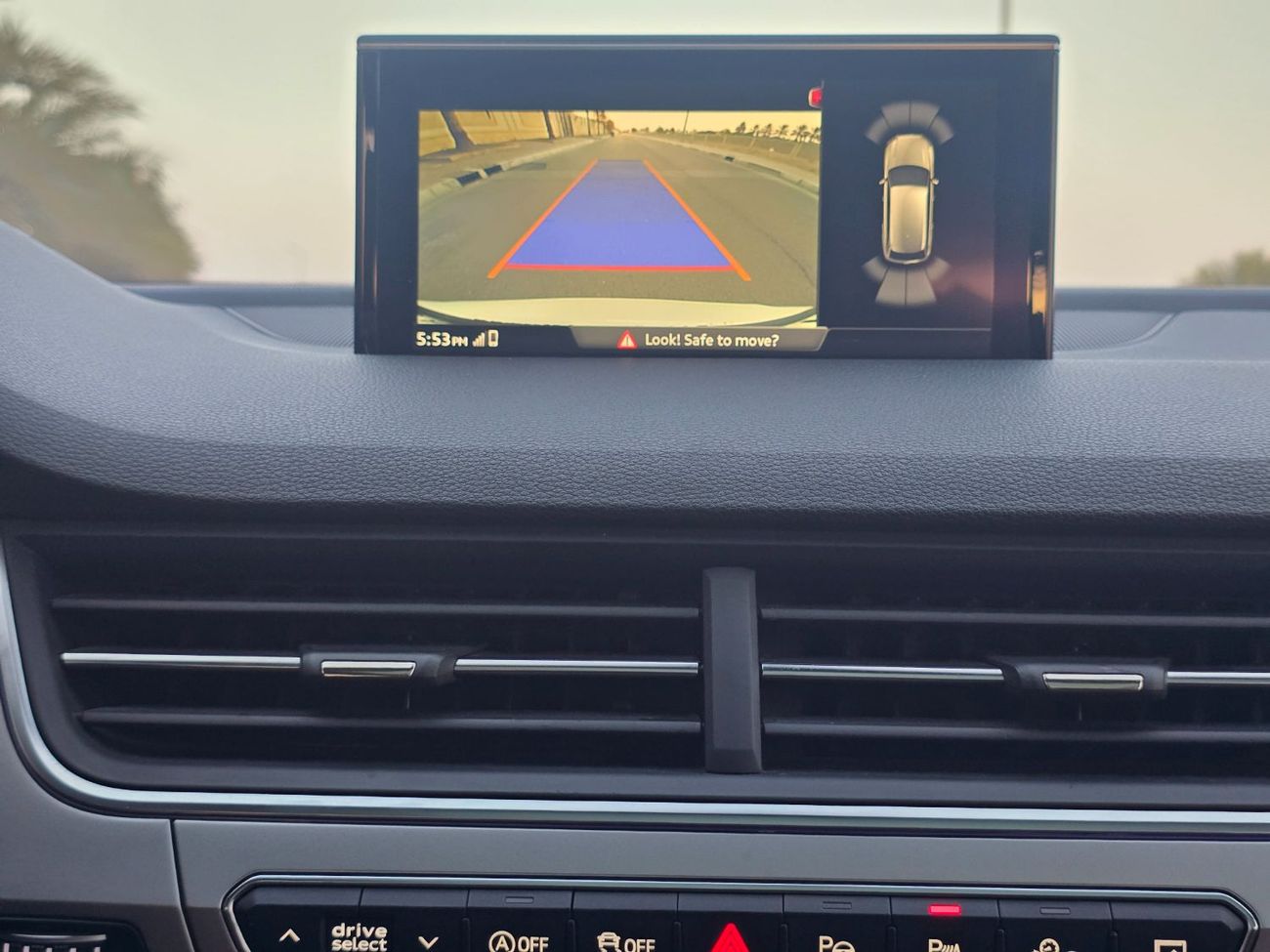 أودي Q7 45 TFSI quattro 3.0L