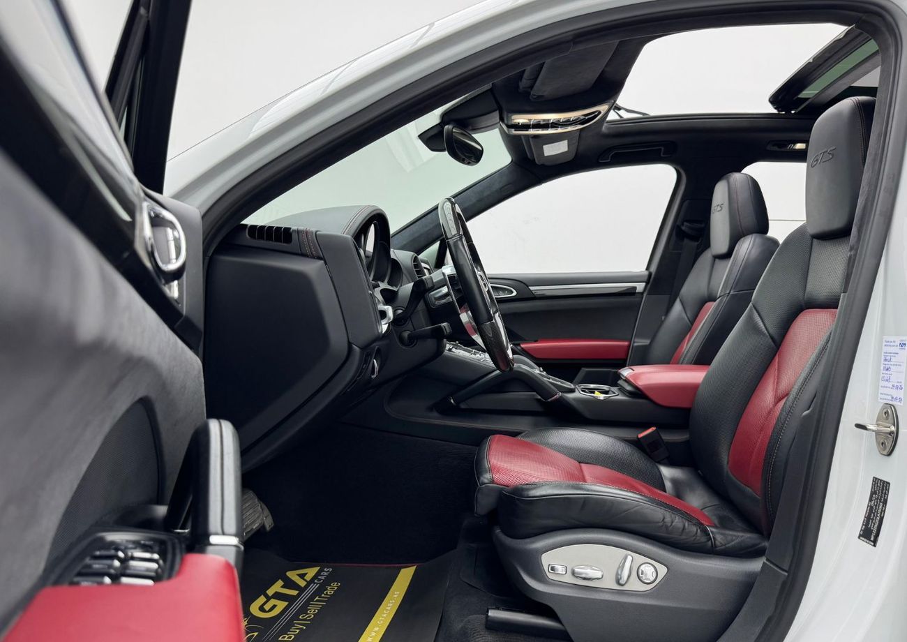 بورش كايان GTS 3.6L 2016 Porsche Cayenne GTS Exclusive, Full Porsche Service History, 2026 Porsche Warranty, GC