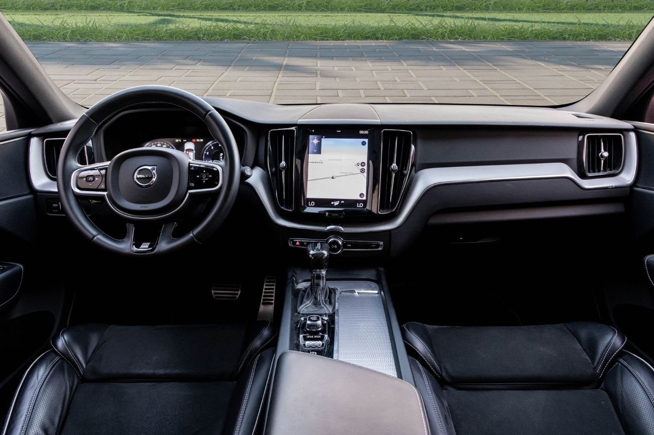 Volvo XC60 R-DESIGN | 1,958 P.M | 0% Downpayment |