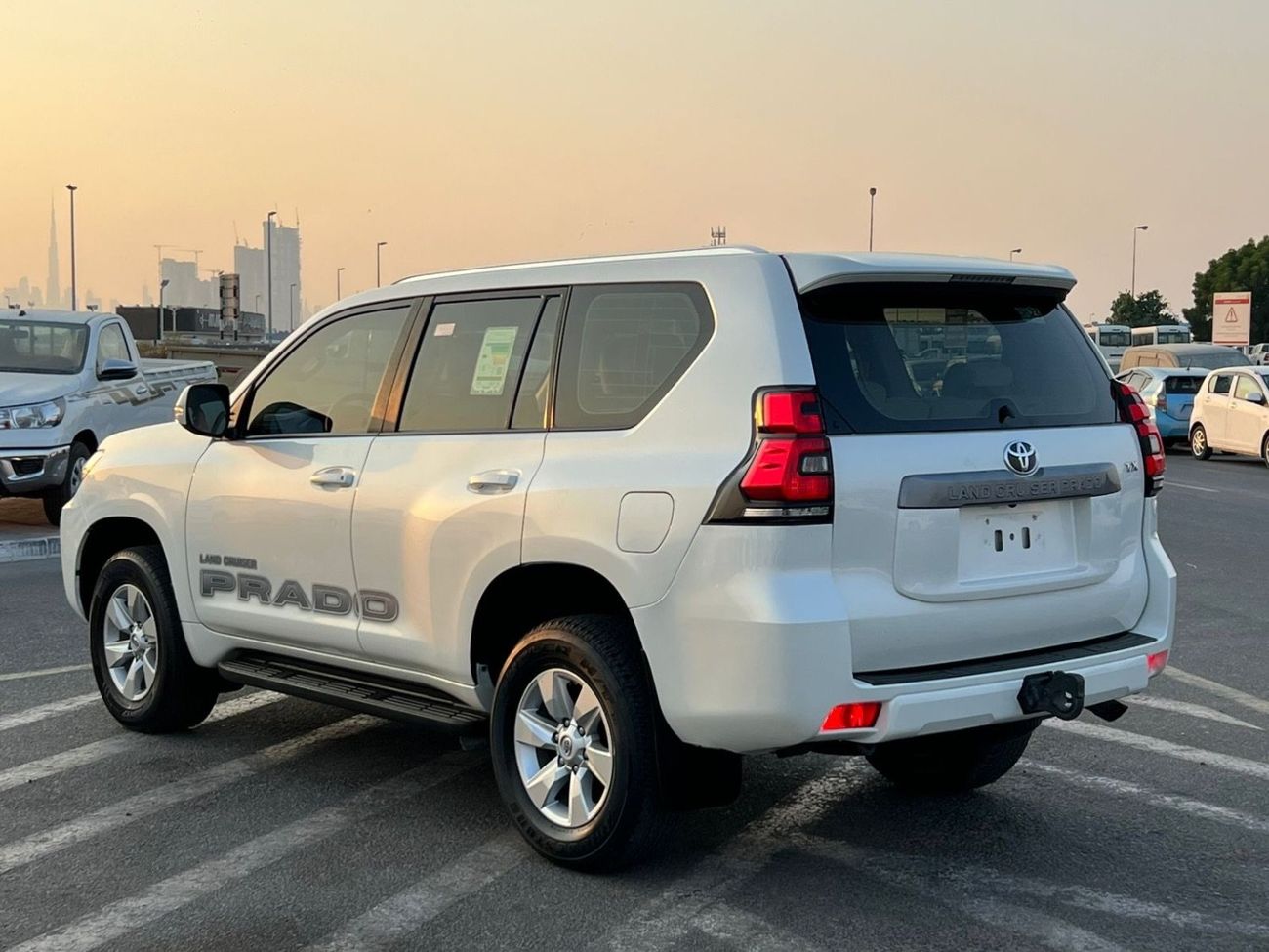 تويوتا برادو 2023 Toyota Prado TX 2.7L V4- AWD 4x4 - Full Screen - 3 key - No Accident - 7 Seater
