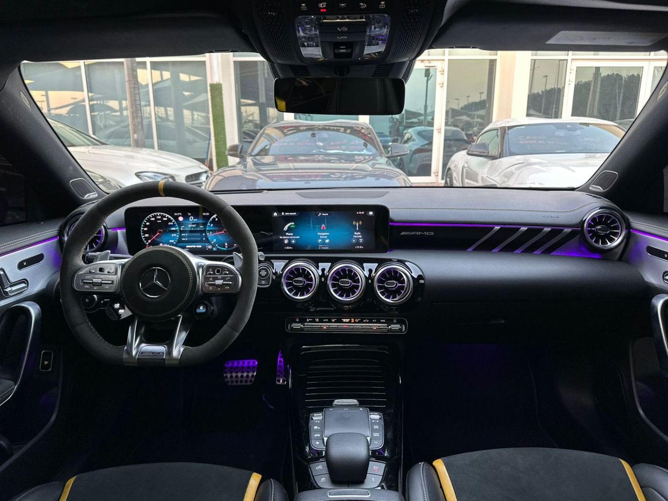 مرسيدس بنز CLA 45 S  AMG مرسيدس بنز AMG CLA45S خليجي فل ابشن صبغ وكاله تشييكات وكاله تحت الضمان بحاله ممتازه