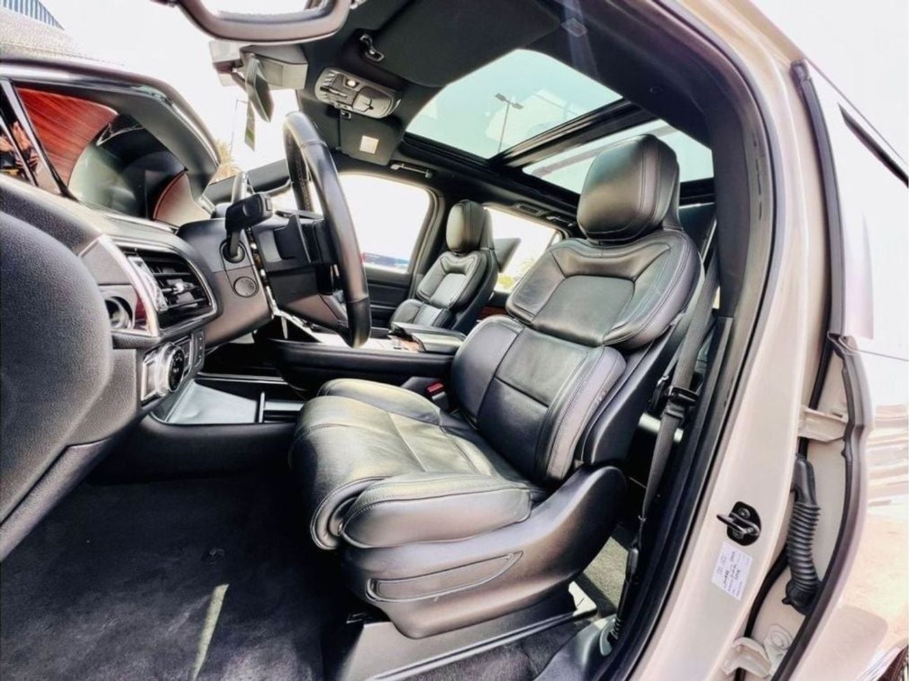 لينكولن نافيجاتور LINCOLN NAVIGATOR | RESERVE | GCC SPECS | YEAR 2019 |  SERVICE HISTORTY | FLEXIBLE DOWN PAYMENT EMI