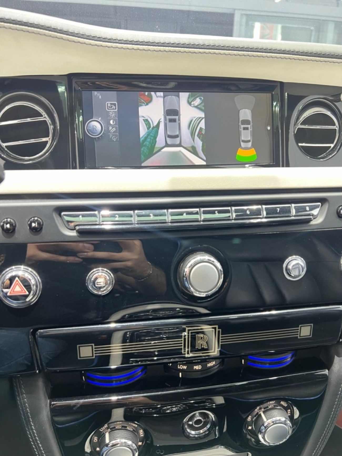 رولز رويس فانتوم Std 6.8L Sedan