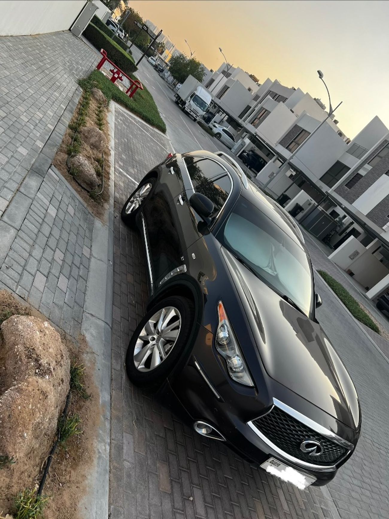Infiniti QX70 Luxe Sensory
