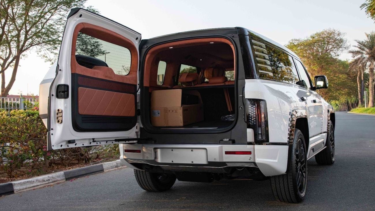 Yangwang U8 DM-i PREMIUM EDITION | 22" Alloy with Float Mode | 2025 | For Local Registration +10%