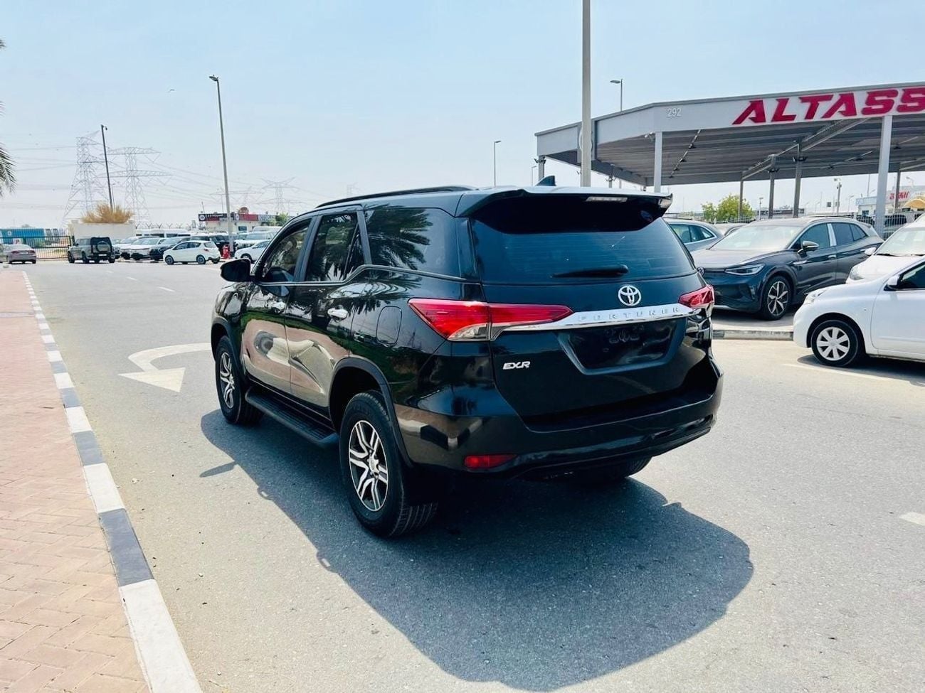 تويوتا فورتونر EXR 2.7L (164 HP) Toyota fortuner V4 2.7 clean and nice