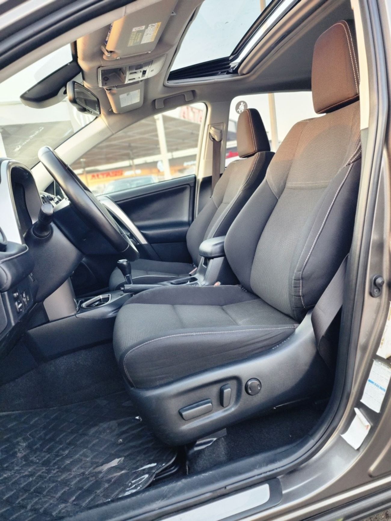 Toyota RAV4 TOYOTA RAV4 hybrid XLE 2.5L