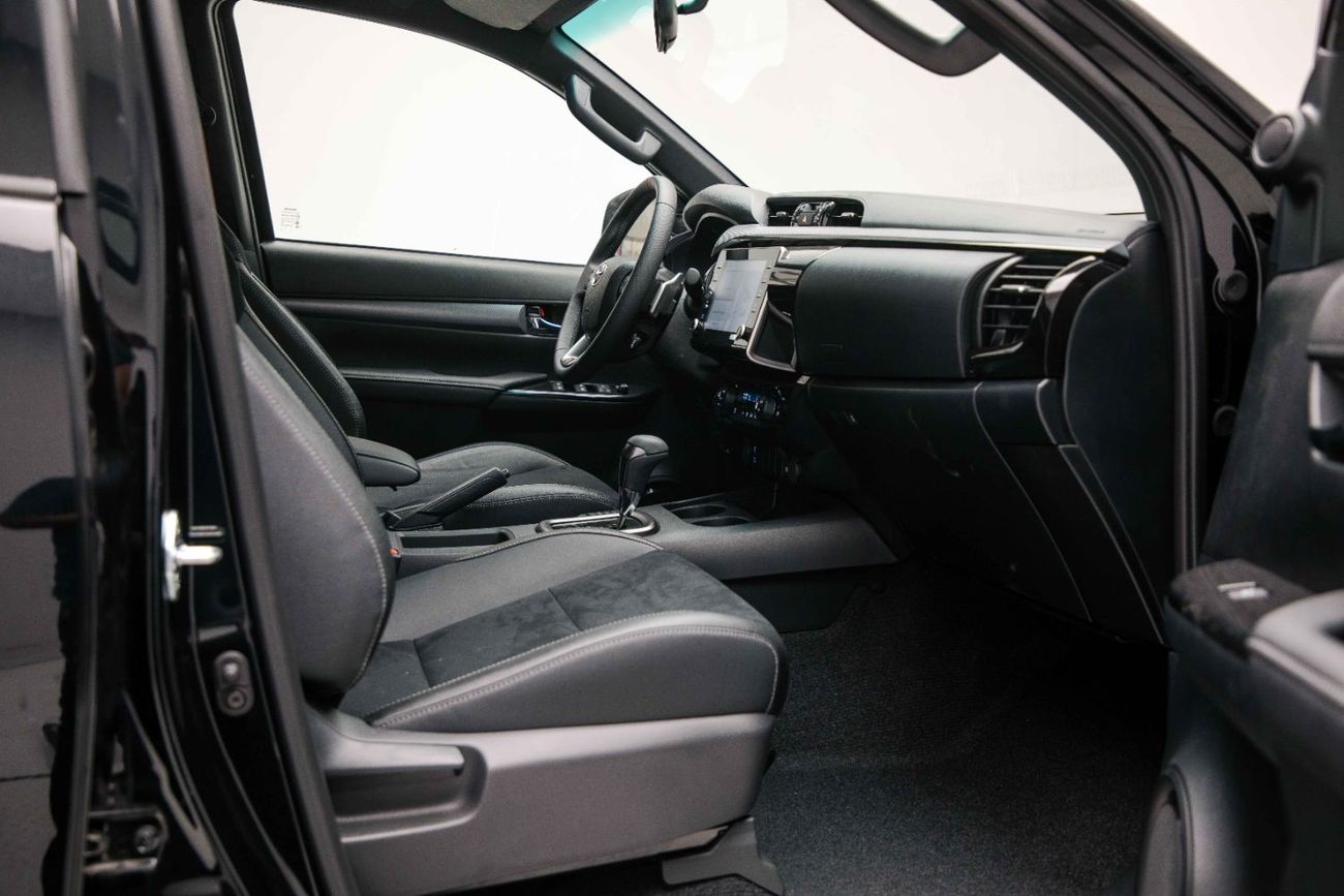 تويوتا هيلوكس GR-Sport 4.0L - Attitude Black Inside Black | Export Only