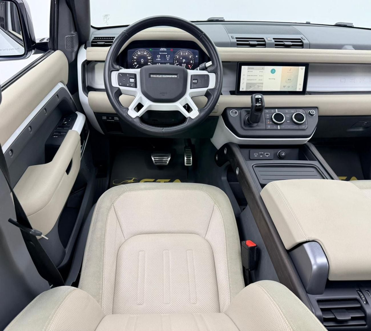 Land Rover Defender 2020 Land Rover Defender 110 SE P400, Warranty, Service History, Excellent Condition, GCC