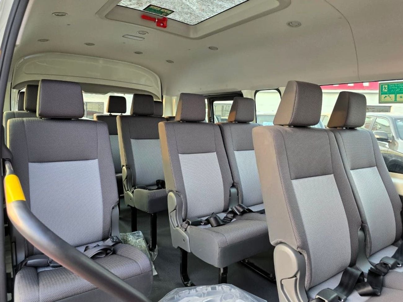تويوتا هاياس GL Toyota Hiace High Roof Black Bump 3.5l M/T White color With MoonRoof 2026