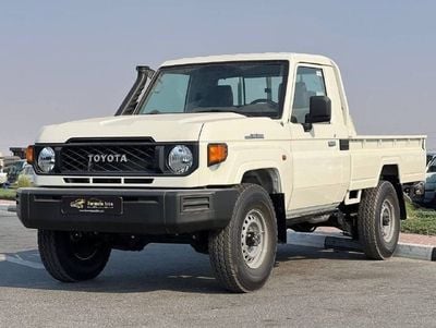 Toyota Land Cruiser Pick Up LC79 S/C 4.5L V8 DSL M/T //2024// STANDER OPTION WITH COOL BOX , AIR COMPRESSOR , WIRELESS CHARGER /