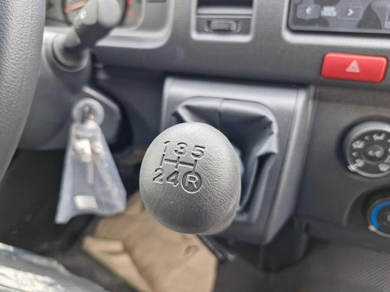 Toyota Hiace 2025 TOYOTA HIACE HIGH ROOF M/T 2.7L PETROL PANEL VAN BRAND NEW 0KM