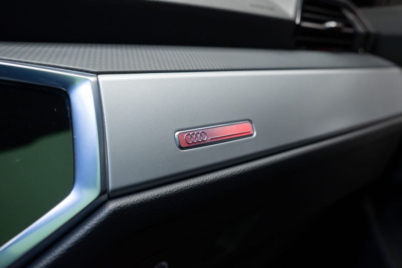 أودي Q3 35 TFSI S-LINE 35 TFSI | GCC Specs | Full Options | Warranty Available