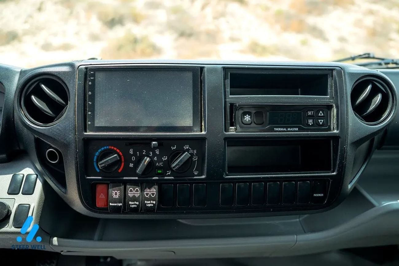 هينو 300 STANDARD شاحنة تبريد 714 | مواصفات دول مجلس التعاون الخليجي | عداد كيلومترات منخفض