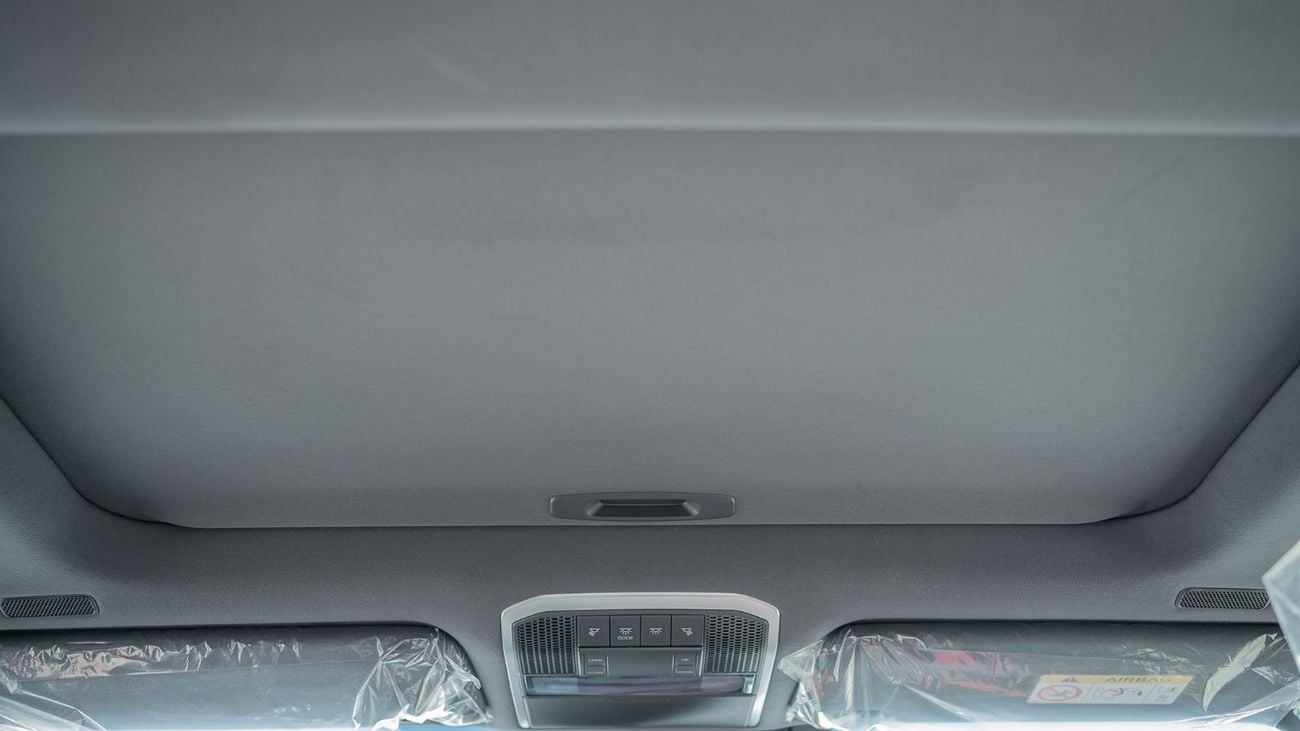 Toyota Land Cruiser 2025 Toyota Land Cruiser 300 VXR 3.5L AT Petrol Twin Turbo (Black-Red)