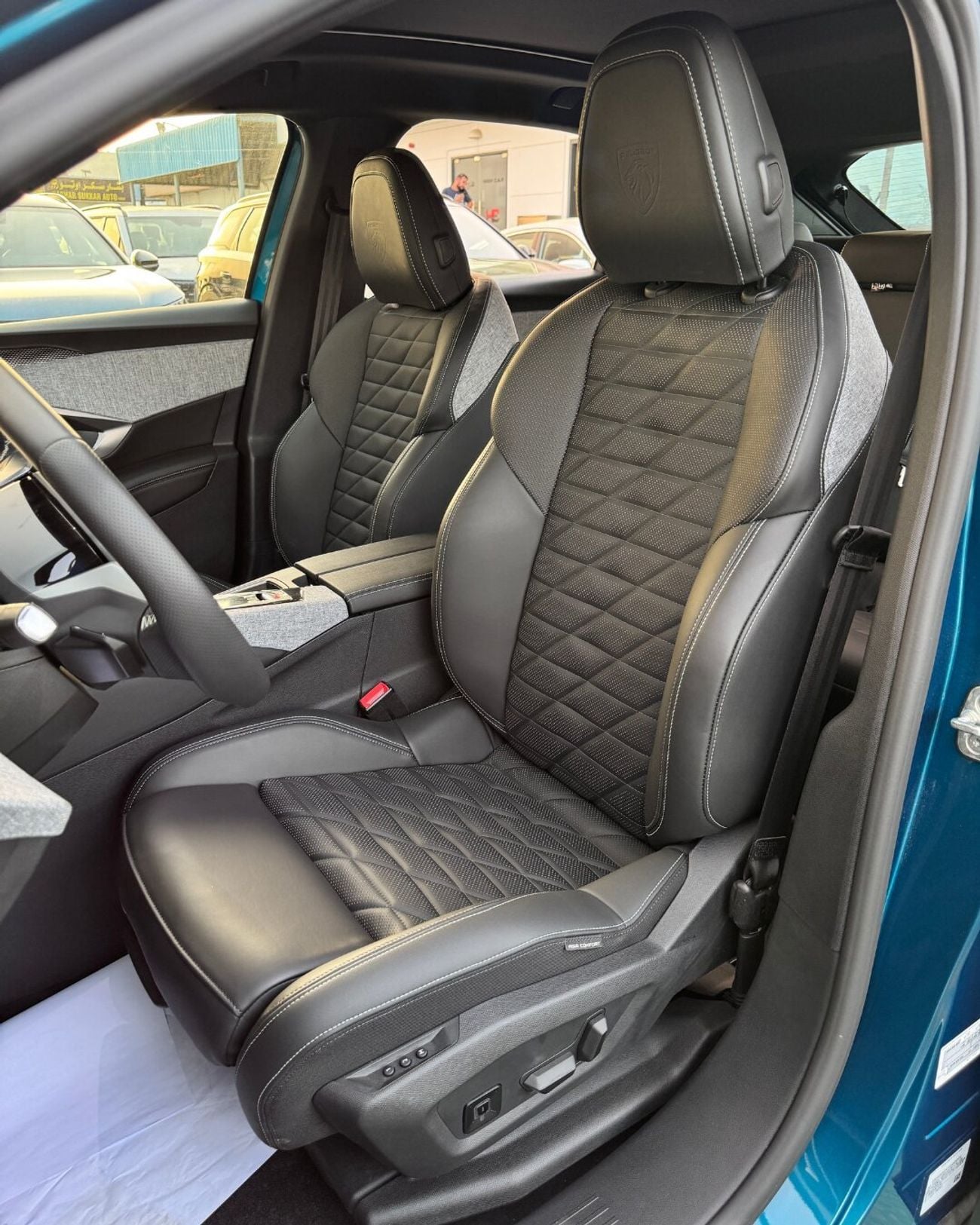 Peugeot 3008 NEW PEUGEOT 3008 GT - 1.6T - (2025 MODEL) GCC specs