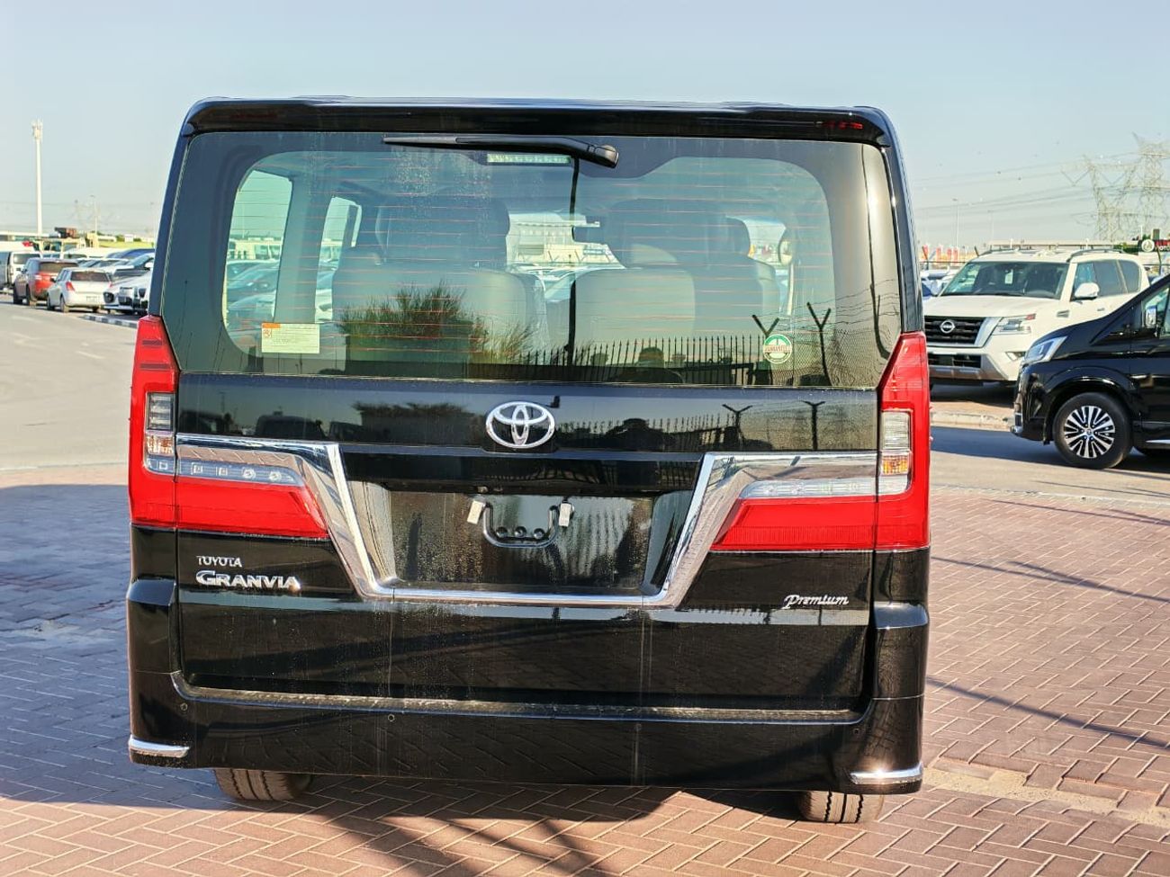 تويوتا جرافينا 2026 Toyota Granvia Premium (Full-Option with Radar) 6-Seater 3.5L V6 Petrol A/T RWD Export Only