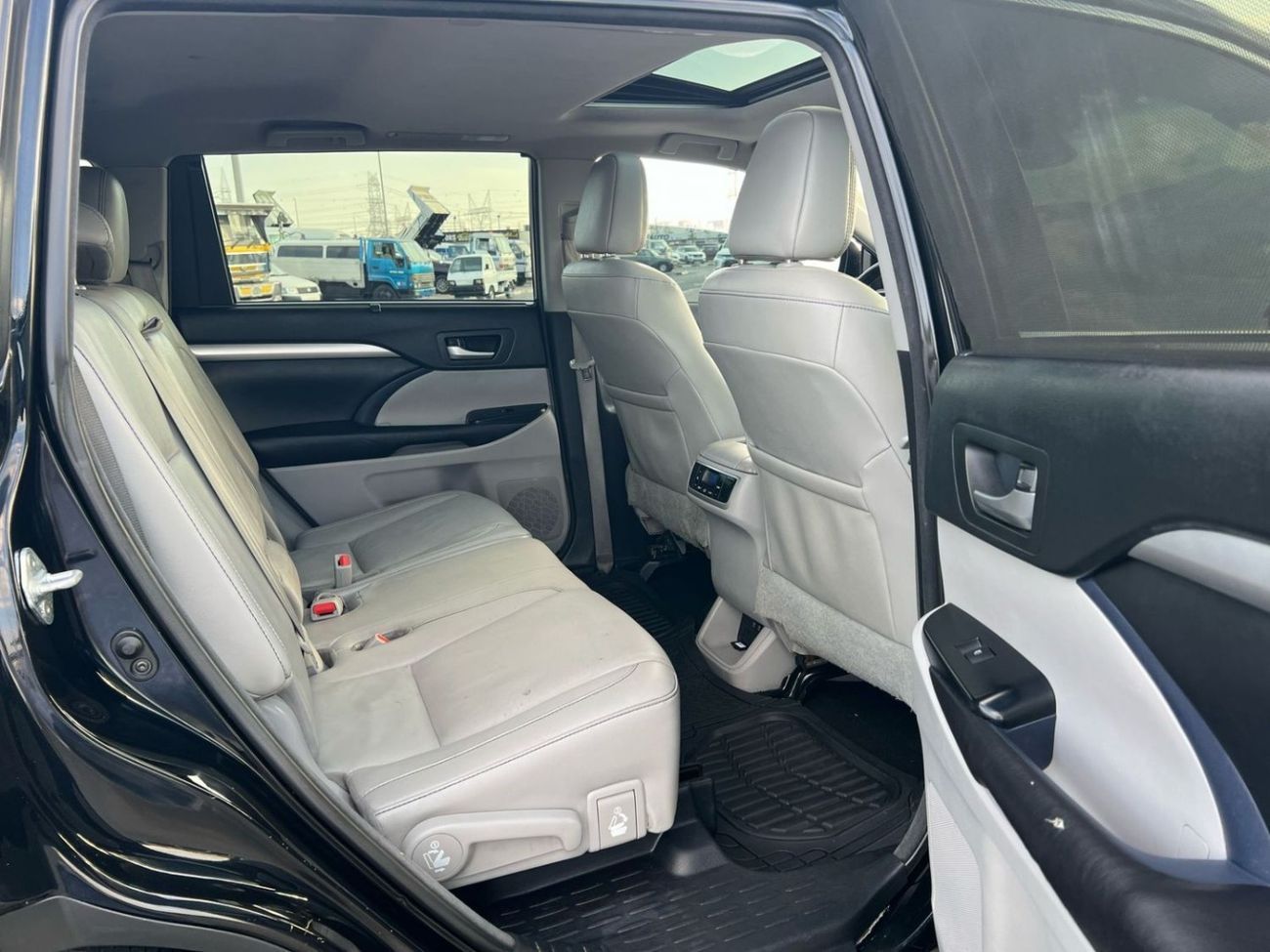 تويوتا هايلاندر 2017 TOYOTA HIGLANDER XLE // LEATHER & ELECTRIC SEATS  // PUSH START // SUNROOF - REAR DOOR OPEN CLO